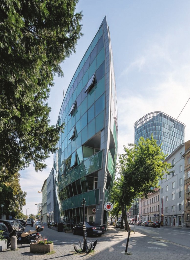 Ikonicka budova na ulici Maly trh v Bratislave