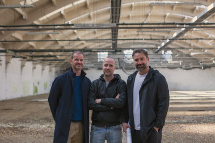 Majiteľ developerskej spoločnosti OXIO Ján Benetin a architekti Matej Grébert a Juraj Benetin z architektonického ateliéru Compass Architekti majú identickú DNA.