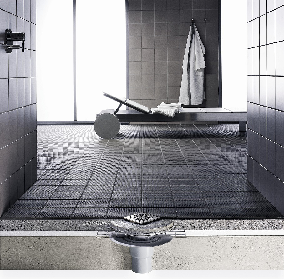Aj pri rekonštrukcii je možné jednoducho realizovať sprchy v úrovni podlahy. S využitím kúpeľňových odtokov Viega Advantix, ktoré sa vyznačujú extrémne nízkou montážnou výškou.