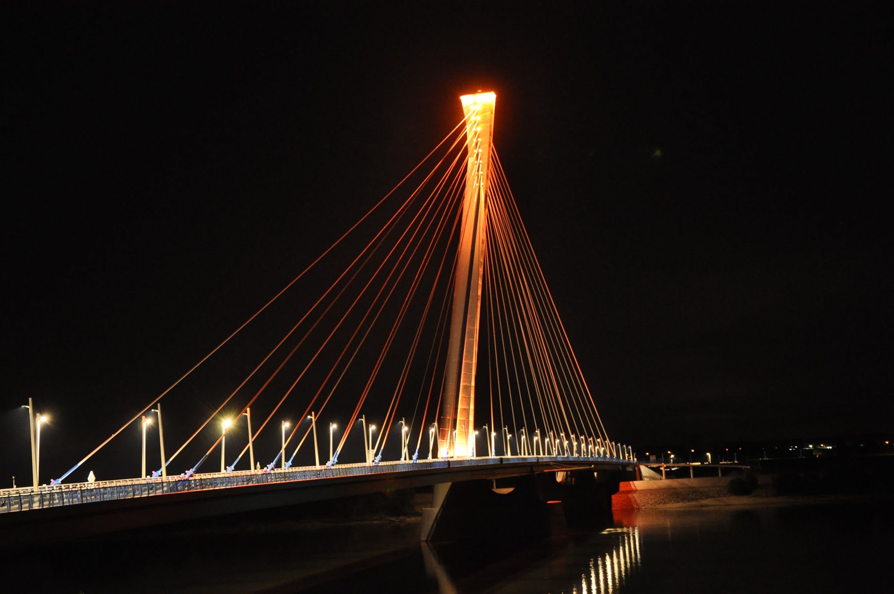 Nočný južný pohľad, most Monoštor 