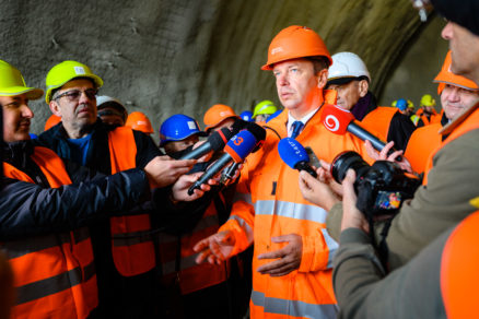 Pri Ružomberku prerazili diaľničný tunel Čebrať, trvalo to osem rokov