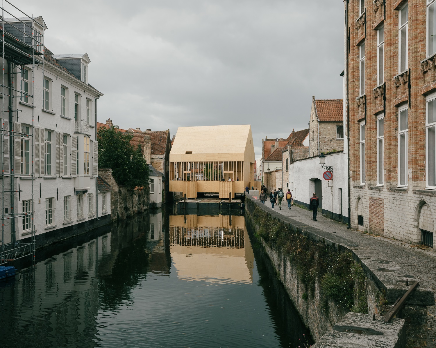 Dočasný pavilón Bruggský diptych