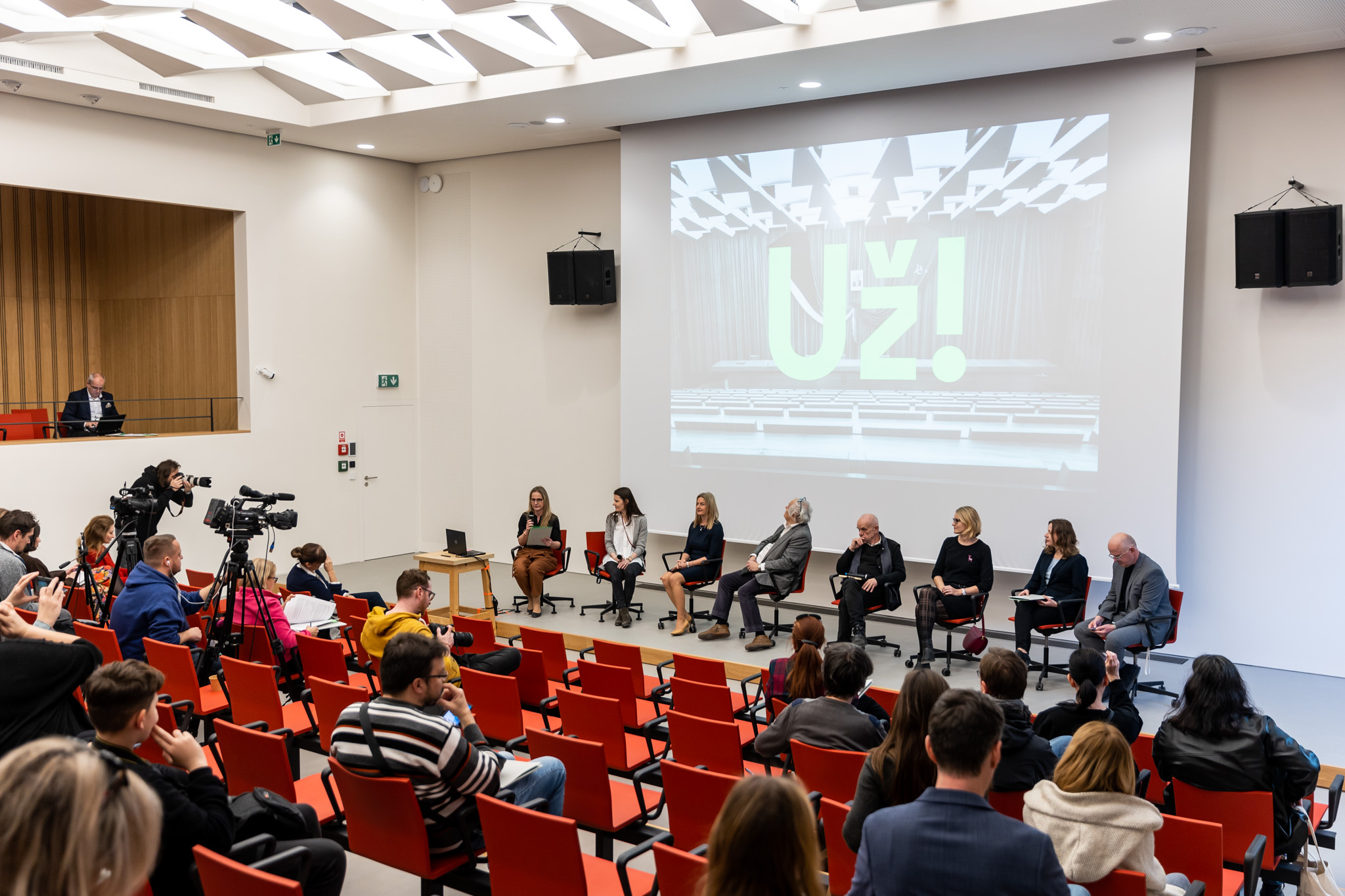 Tlačová konferencia pri príležitosti otvorenia SNG.