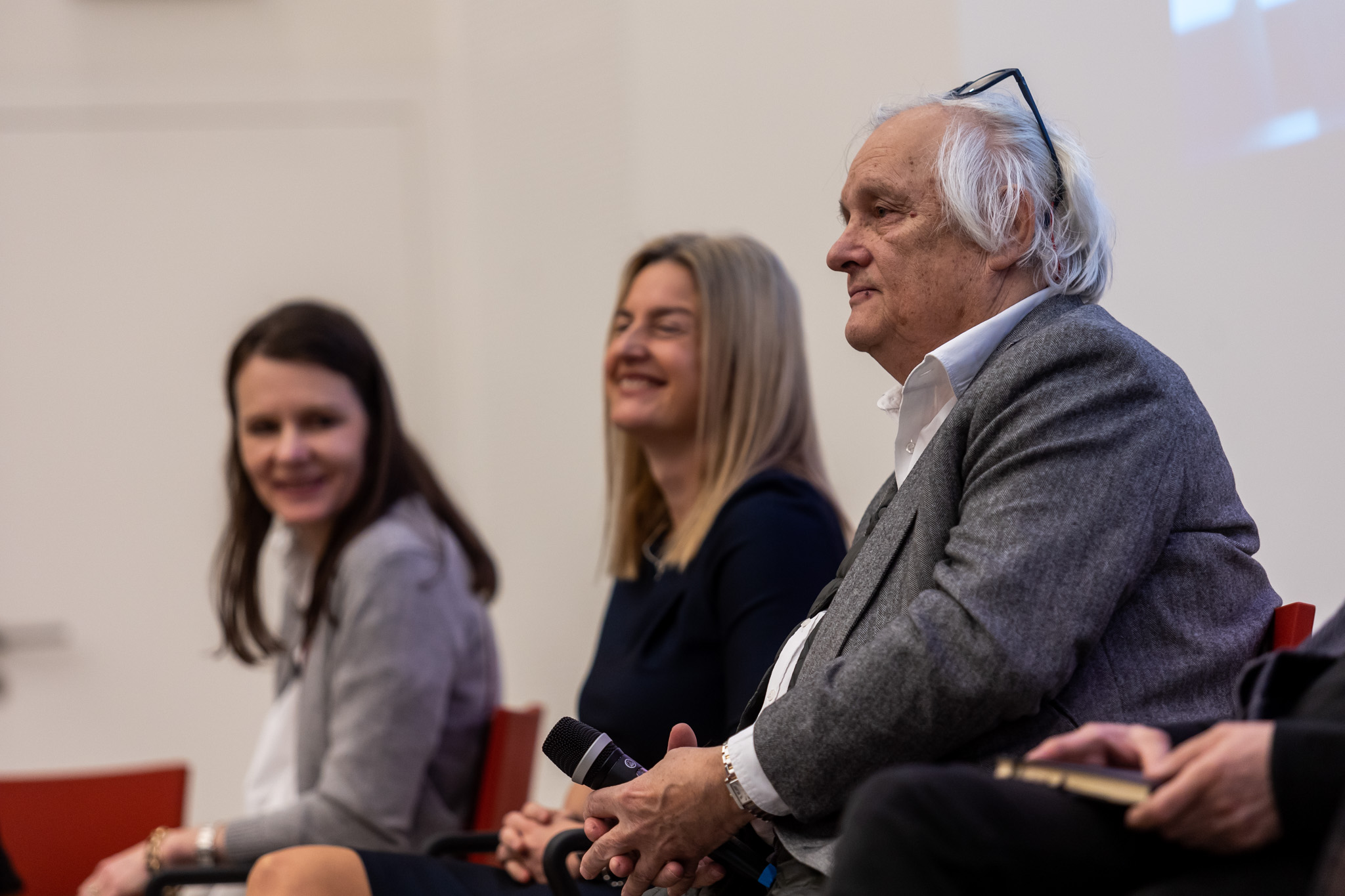 Tlačová konferencia pri príležitosti otvorenia SNG.