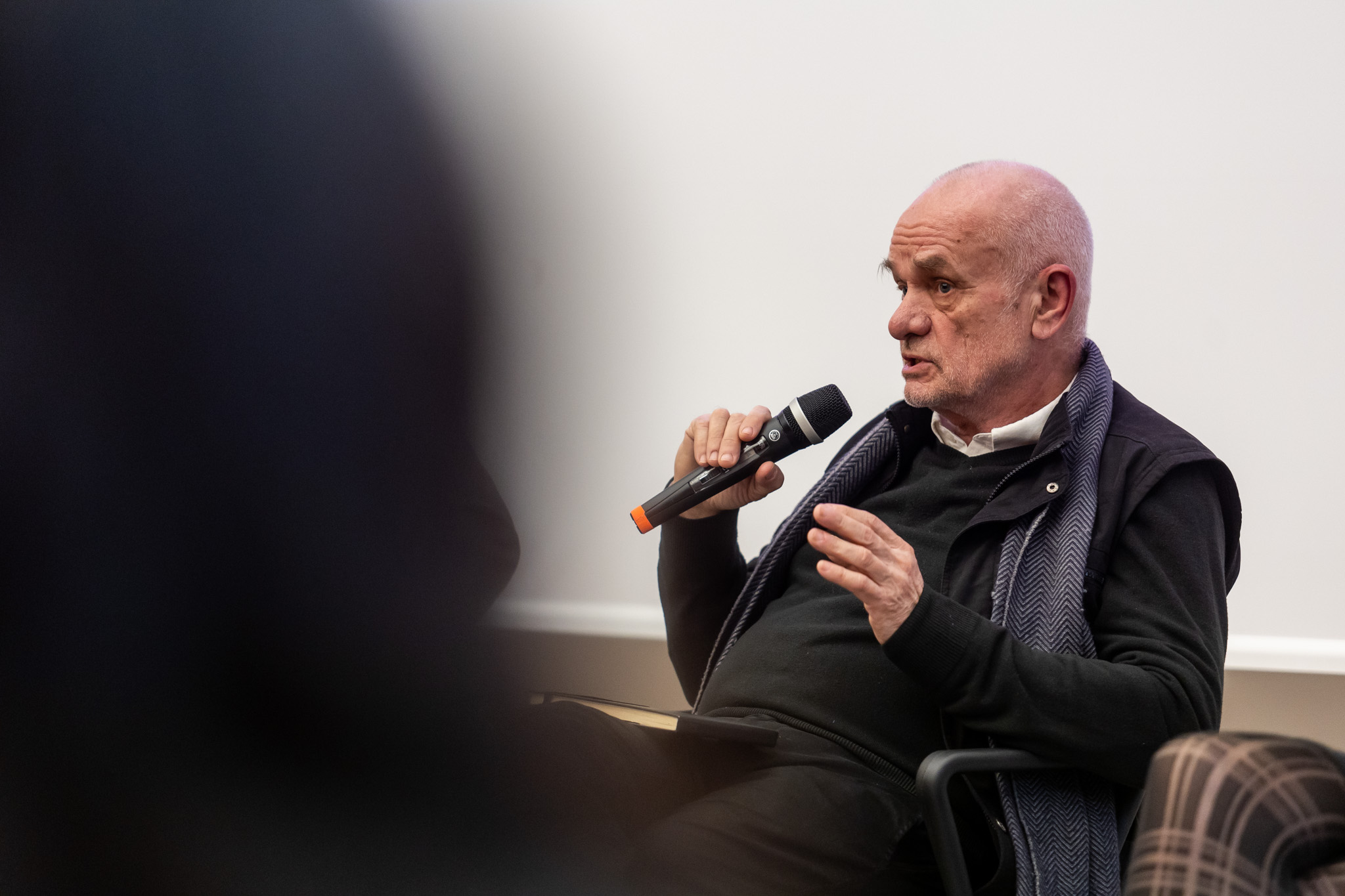 Architekt Pavol Paňák na tlačovej konferencii pri príležitosti otvorenia SNG.
