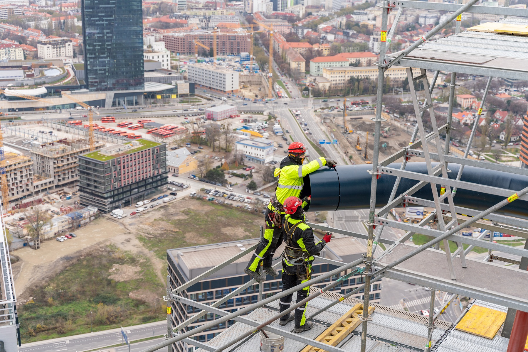 Eurovea Tower, koruna