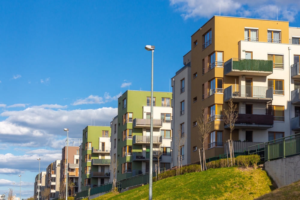 ECB dvakrát zvýšila svoju základnú 
sadzbu (v júli a v septembri) a do 
jari budúceho roka by ju mohla 
zvýšiť z aktuálnych 1,25 na 2,5 %.