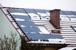 Solárne panely na rodinnom dome: Ich údržba sa odrazí na úspore aj životnosti
