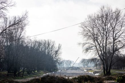 Výstavba električky v Petržalke.