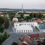 Rekonštrukcia a novostavba pôvodnú stavbunepremazali, práve naopak, pozdvihli