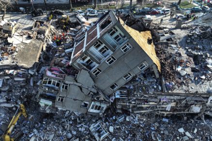 Následky zemetrasenia v Turecku.