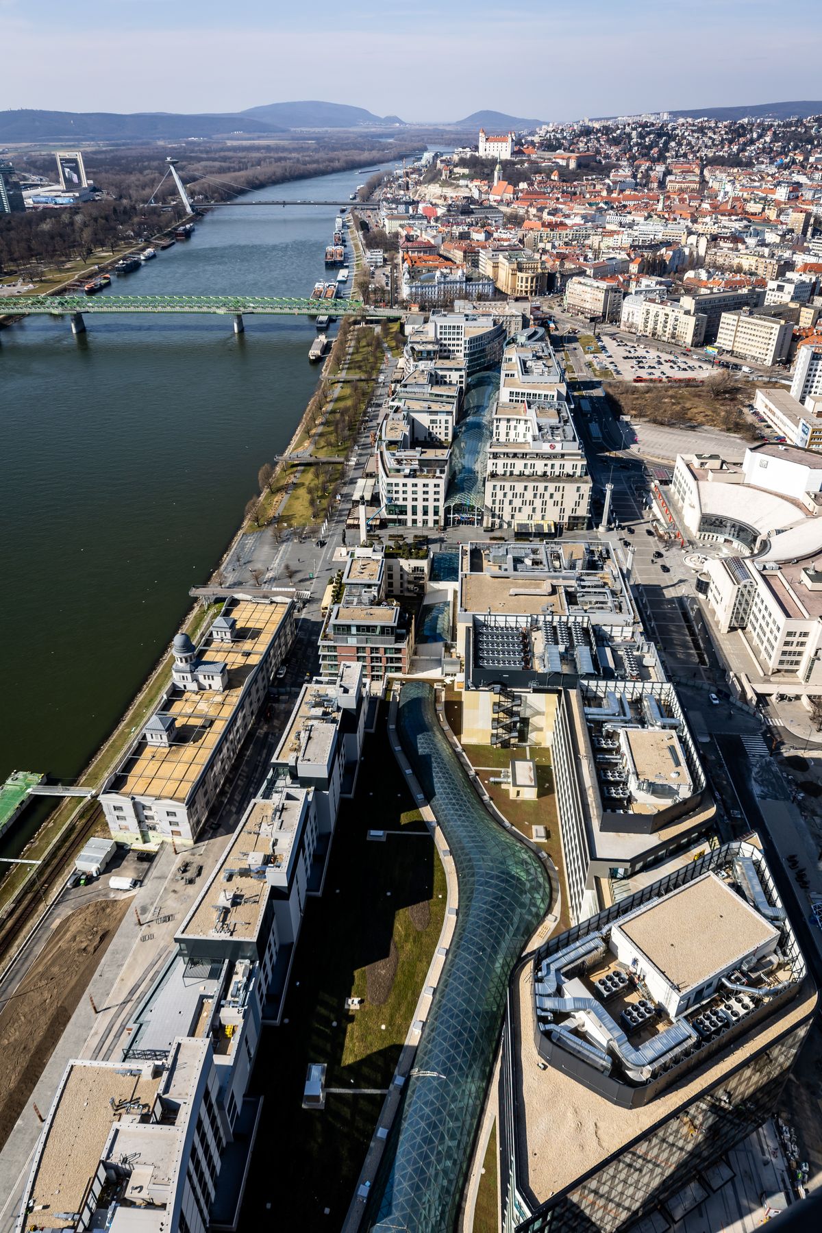 Výhľad z Eurovea Tower patrí k tým najlukratívnejším v hlavnom meste. 