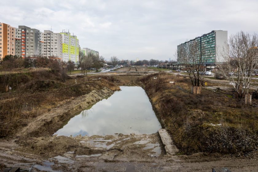 Výstavba električky v Petržalke.