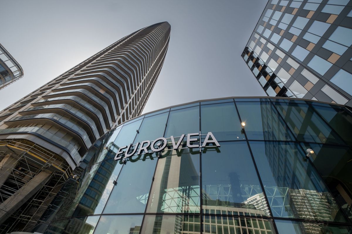 Prvý slovenský mrakodrap Eurovea Tower s dokončeným nákupným centrom