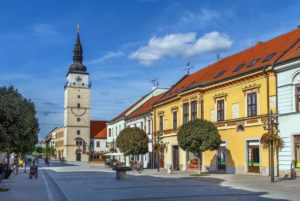 Trnavský kraj dotáciami podporí rekonštrukcie, environmentálne aktivity aj elektromobilitu