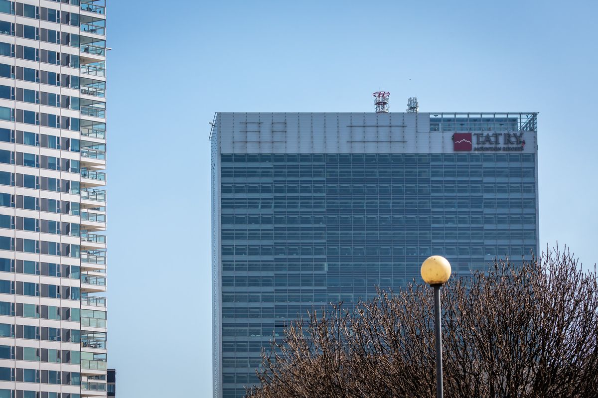 Do budovy Tower 115 sa po odchode spoločnosti IBM minulý rok presťahovalo Ministerstvo investícií, regionálneho rozvoja a informatizácie Slovenskej republiky.