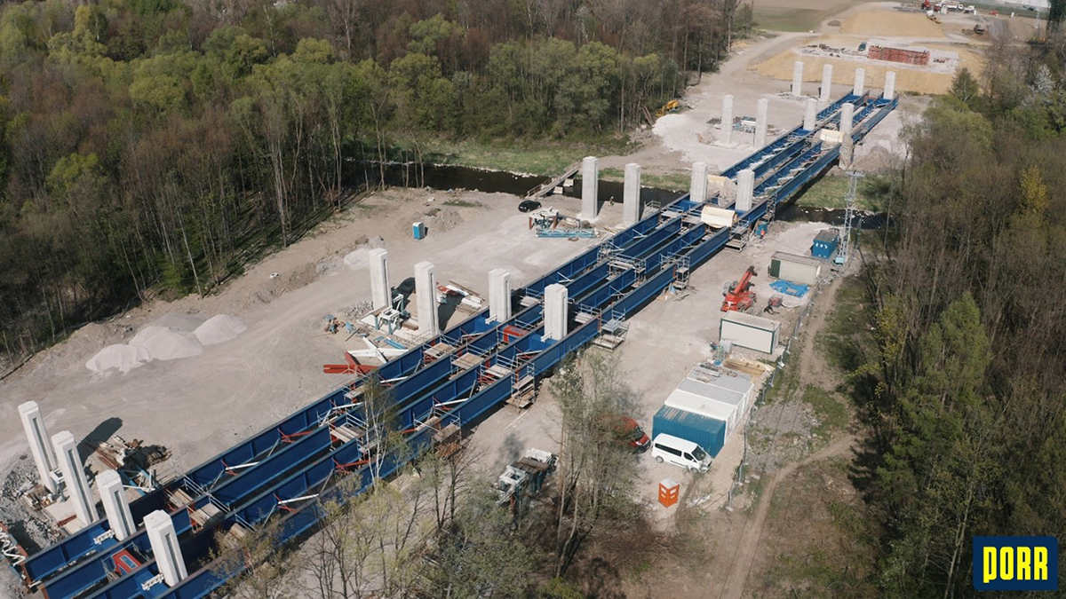 Obr. 5 SO 212/48 – Montáž nosné ocelové konstrukce pravého mostu 