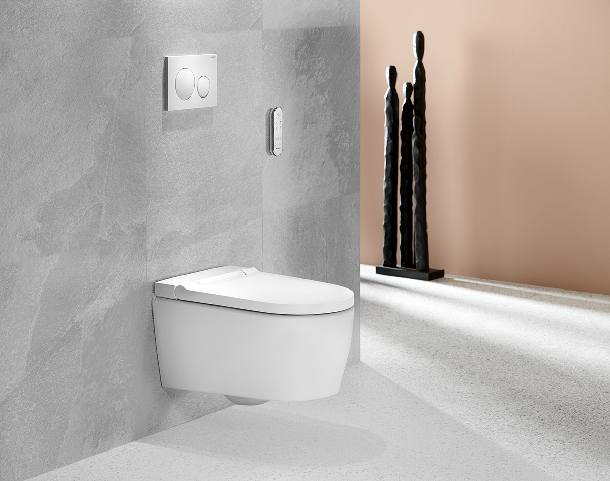 Sprchovacie WC Geberit AquaClean Sela v matnej bielej farbe.