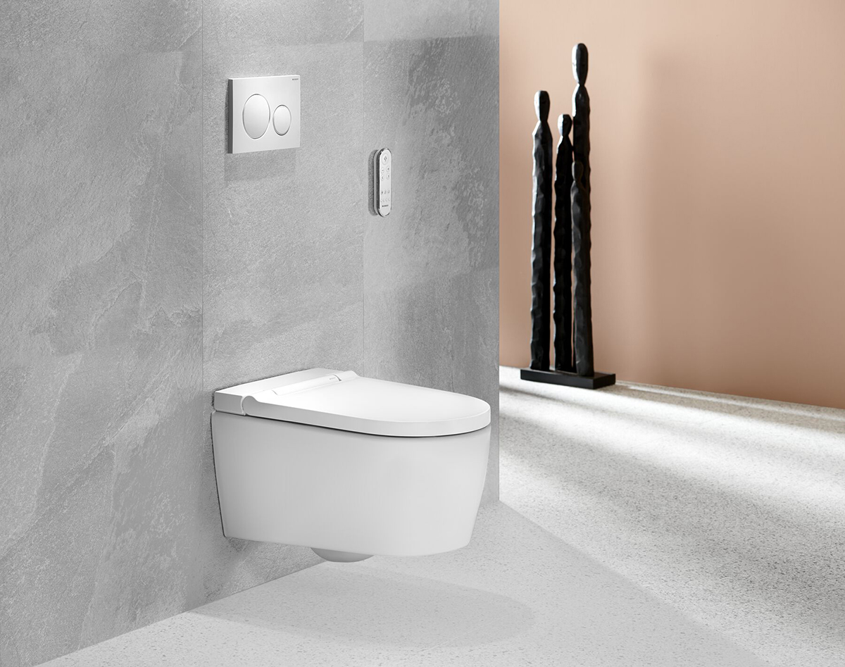 Sprchovacie WC Geberit AquaClean Sela v matnej bielej farbe.