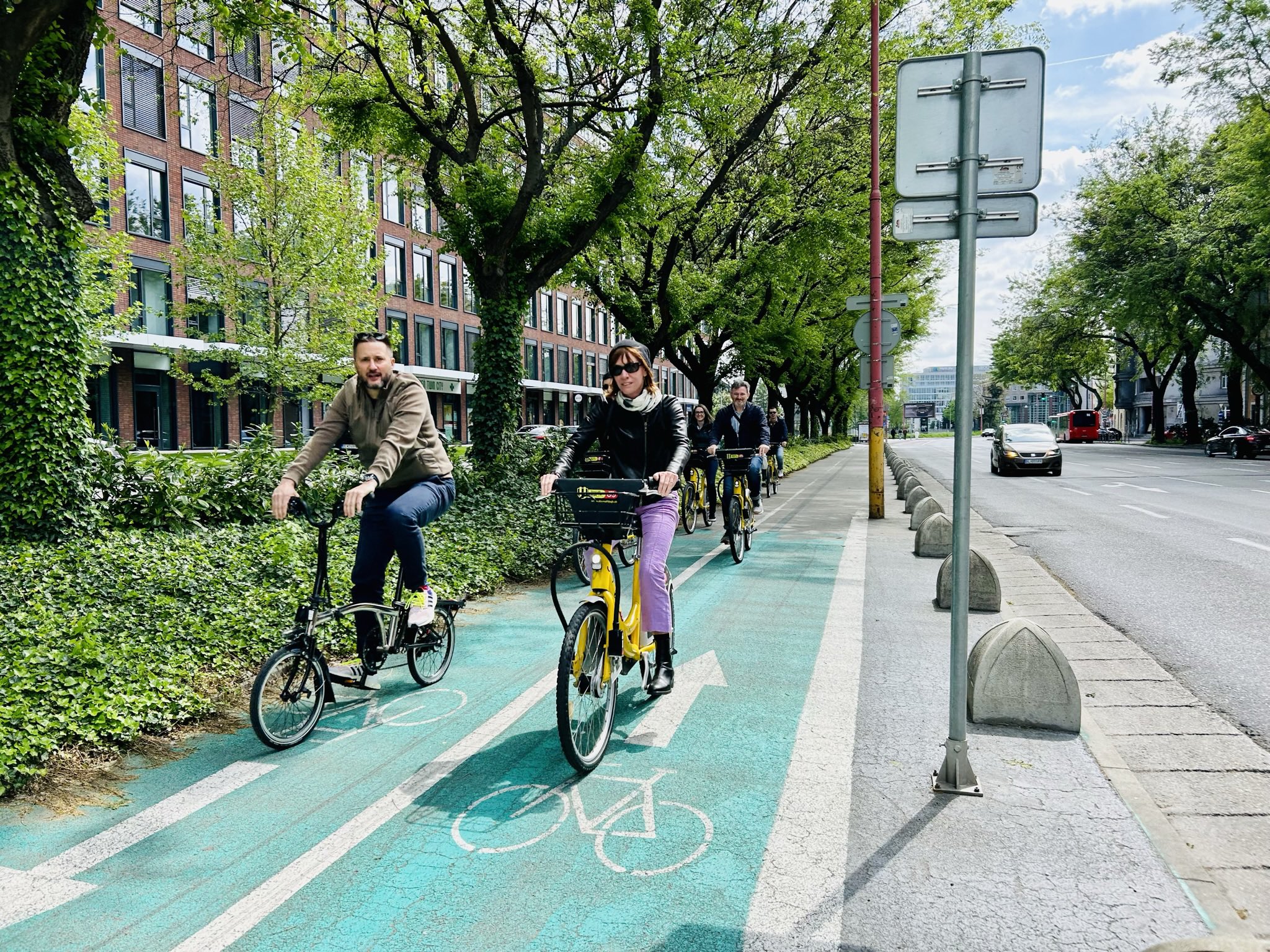 Janette Sadik-Khan si vyskúšala radosti i strasti bratislavských cyklotrás na vlastnej koži.