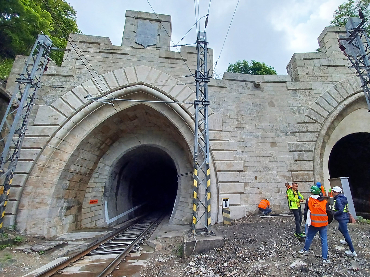 Obr. 6 Pohľad na západný (Lamačský) portál Bratislavského tunela č. 2 po obnove