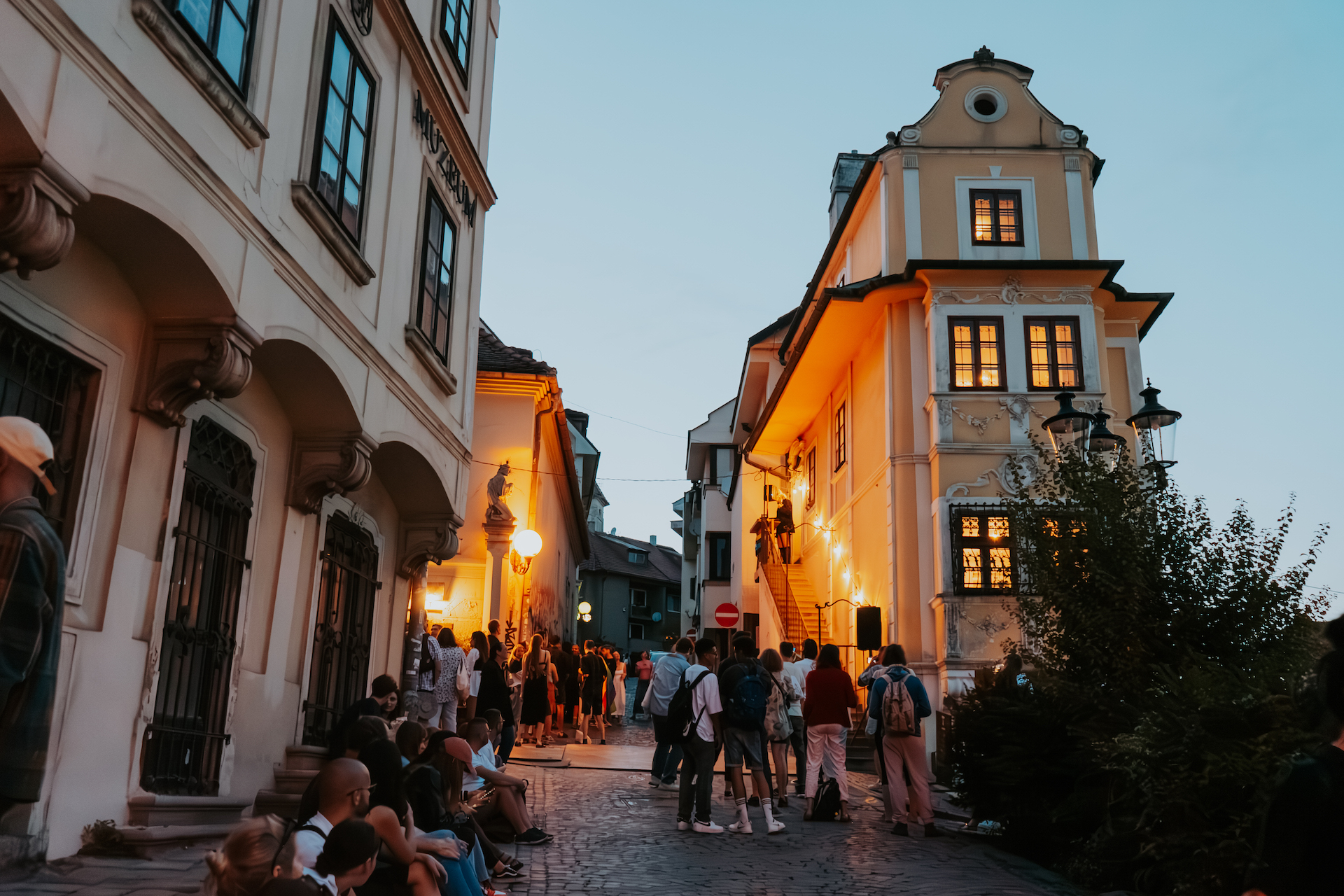 Dom U dobreho pastiera poznajú azda všetci obyvatelia Bratislavy a je ikonou bratislavského podhradia 