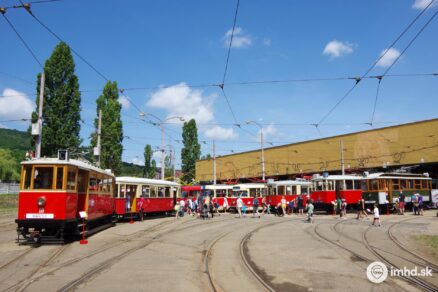 Historické električky dopravného podniku v Depe Krasňany