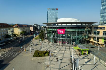 Nákupné centrum Vivo! - aktuálny stav pred rekonštrukciou námestia