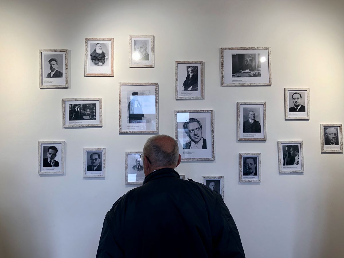 Súčasťou expozície je aj pripomienka na významné židovské rodiny v Brne.