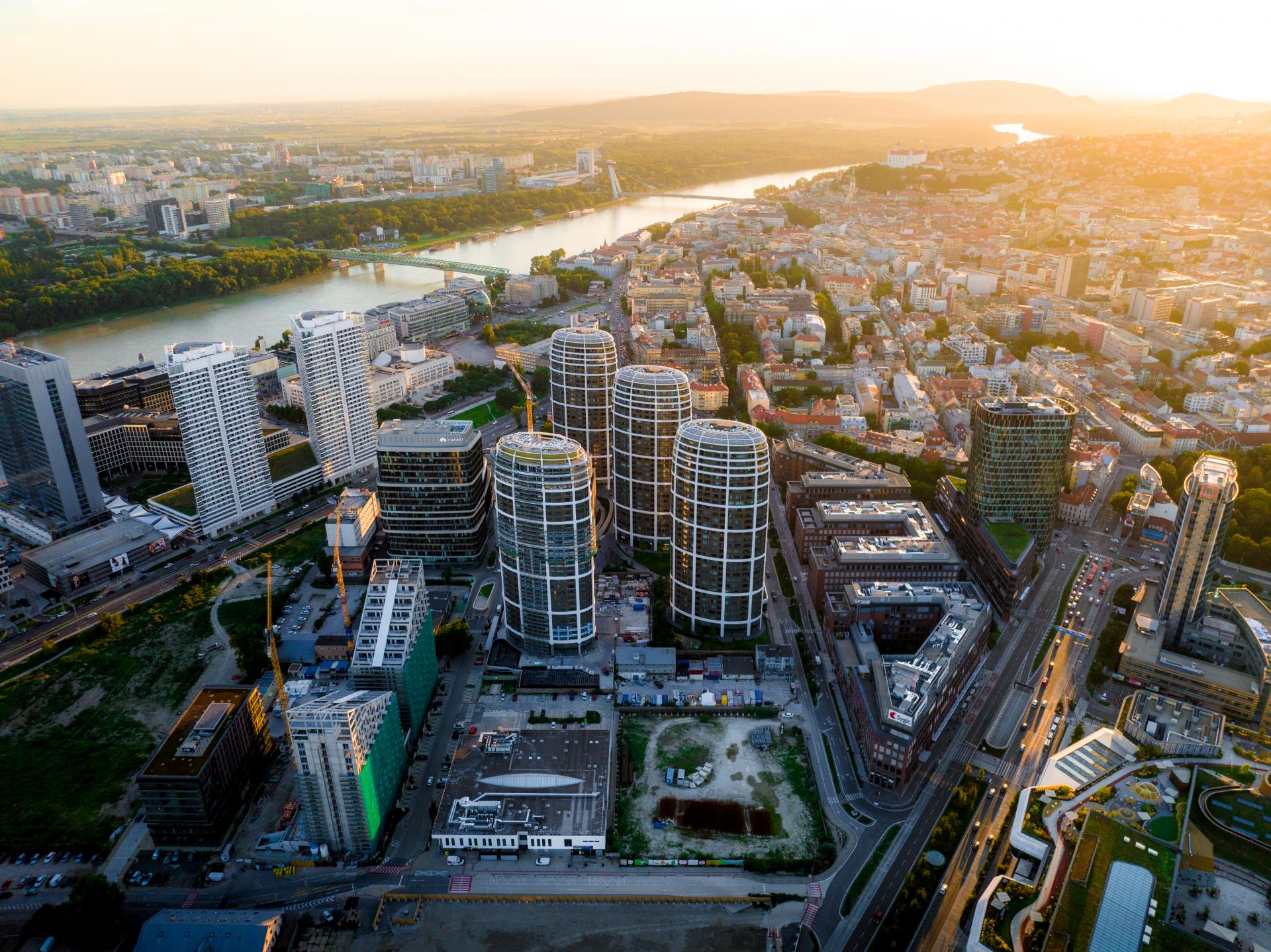 Alto Real Estate vyhlásil dvojkolovú architektonickú súťaž na rozvojové územie v lokalite Sky Parku.  