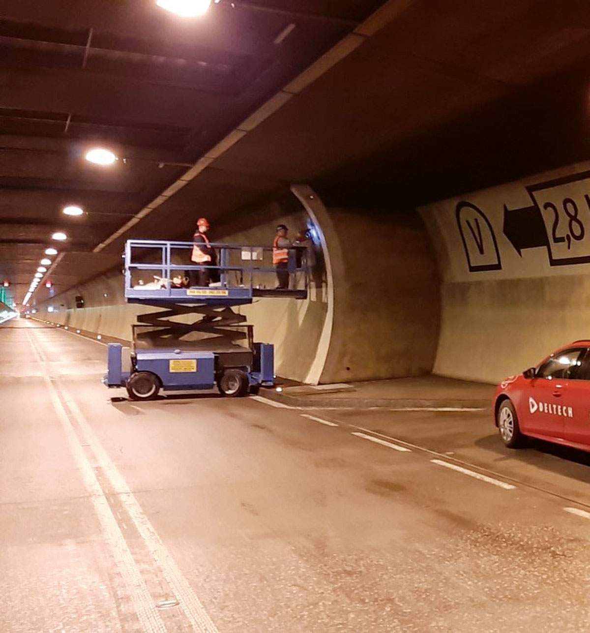 Hlavné práce boli realizované v rámci troch etáp tak,že vždy počas pravidelných odstávok prebehla výmena tretiny kamier..