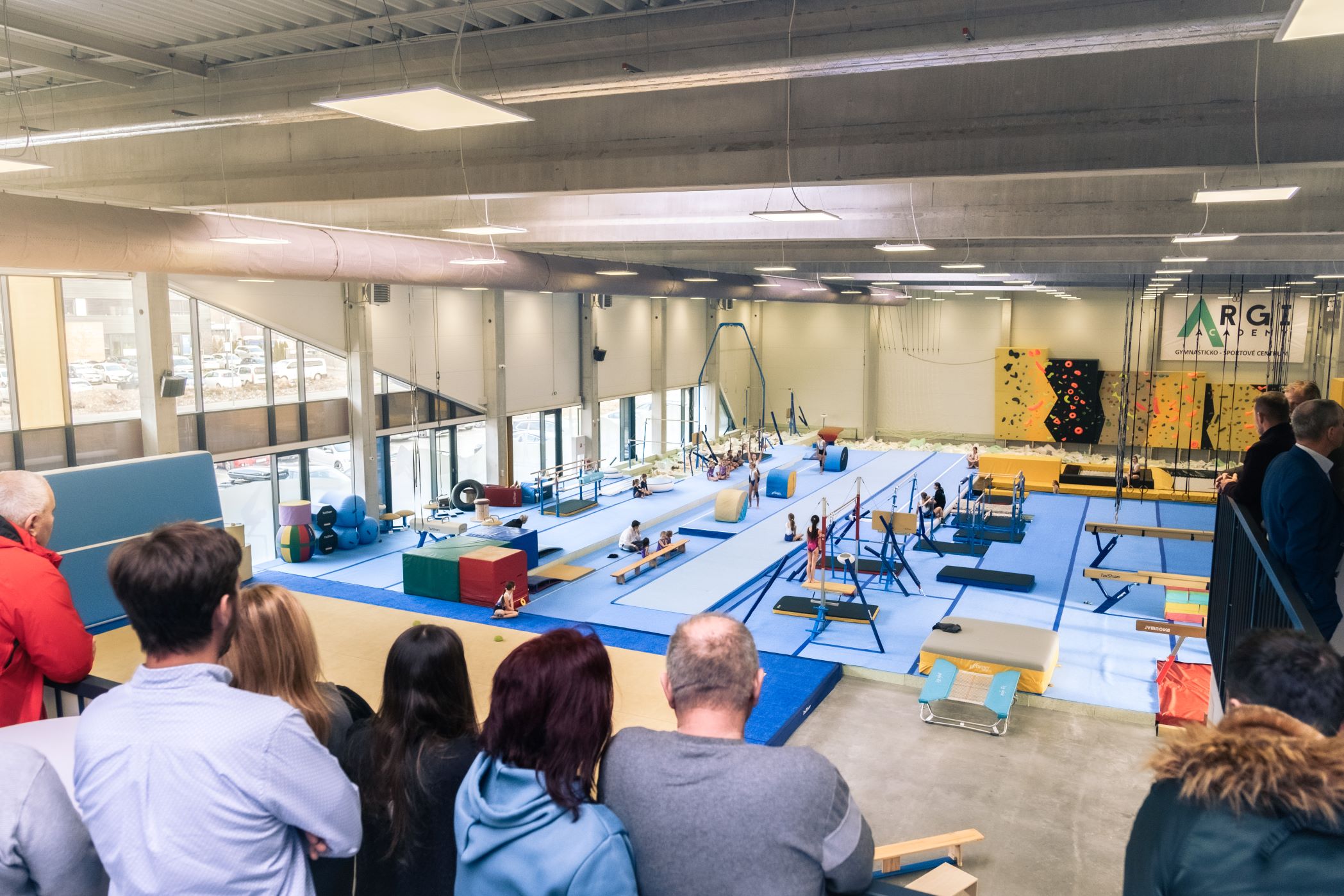 Moderné voľnočasové centrum Antracit Spot: gymnasticko-športové centrum Argi Academy