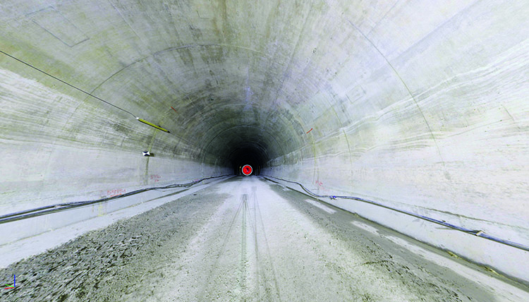 Výsledky z 3D skenovania – ofarbené a georeferencované mračno bodov;pohľad na sekundárne ostenie interiéru tunelovej rúry