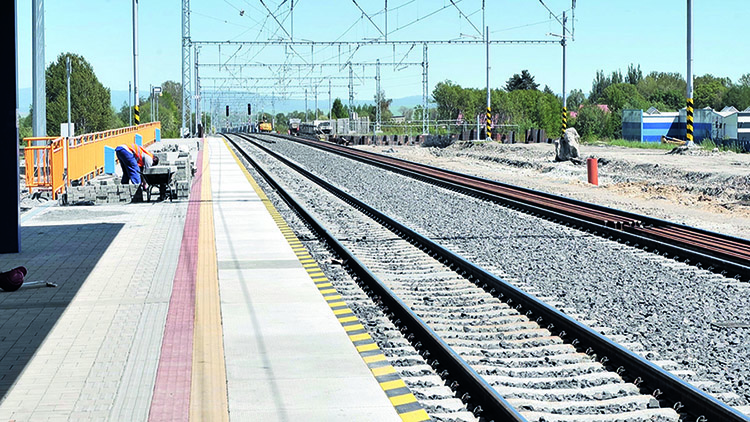 Jedným z kľúčových projektov je modernizácia železničného uzla Žilina. Financovaný bude kombináciou európskych
zdrojov.