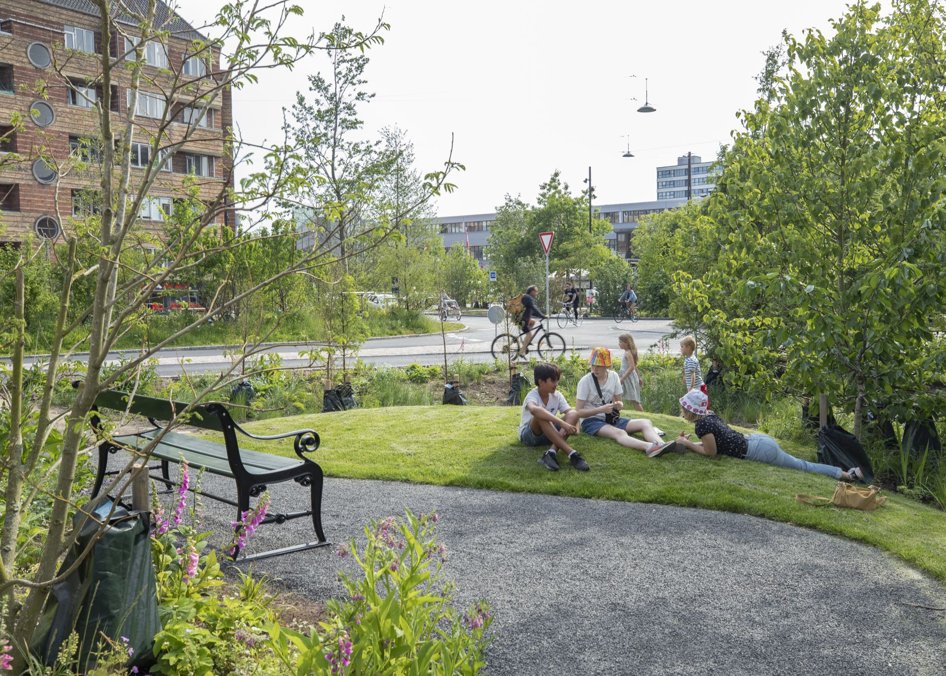 Mestská príroda je na Sankt Kjeld's Square navrhnutá tak, aby rástla „divokejšie“. 