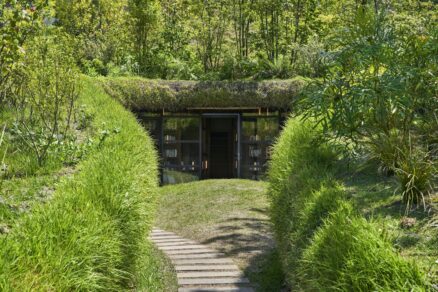 Podzemná knižnica,Kurrku Fields, Kisarazu, Japonsko