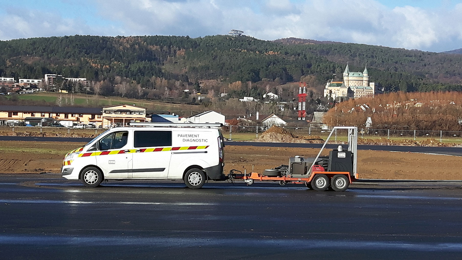 Obr. 8 Diagnostika únosnosti na stanovenie hodnoty PCN letiskovej vozovky