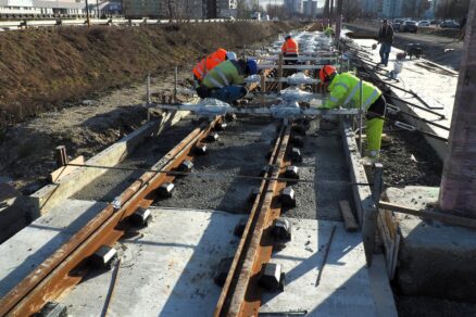 Výstavba elektrièkovej trate v bratislavskej Petralke