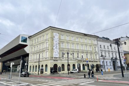 Súčasný stav Esterházyho paláca. Na rohu budovy sa nachádzala známa kaviareň Berlinka