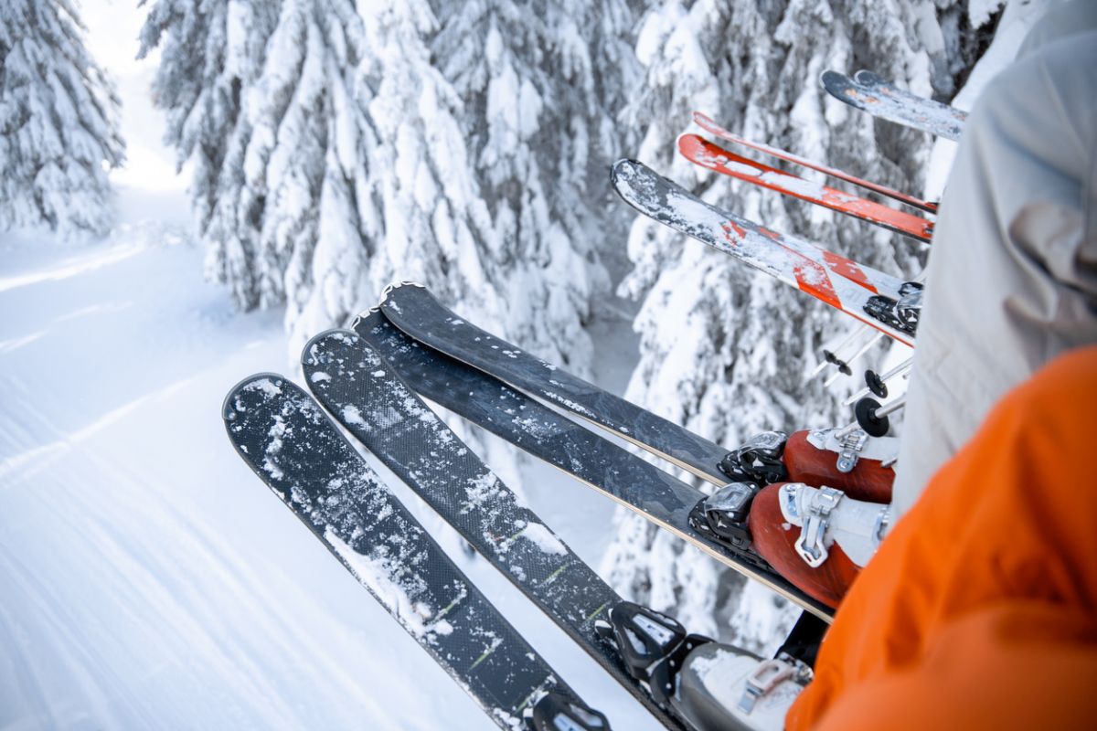 Večné chemikálie z voskov lyží našli vedci aj na svahoch v rakúskych Alpách. 