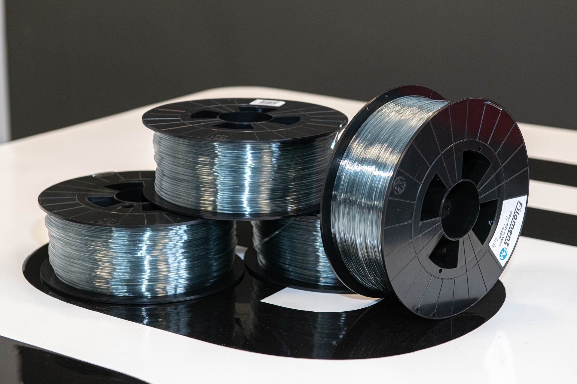 Takto vyzerá filament, vlákno určené pre 3D tlač. 