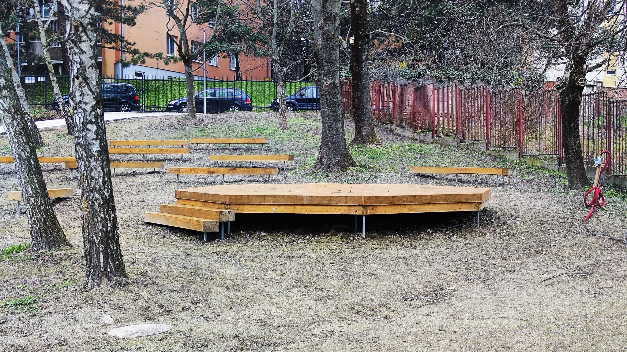 Zrevitalizovaný park na Strelkovej v Rači