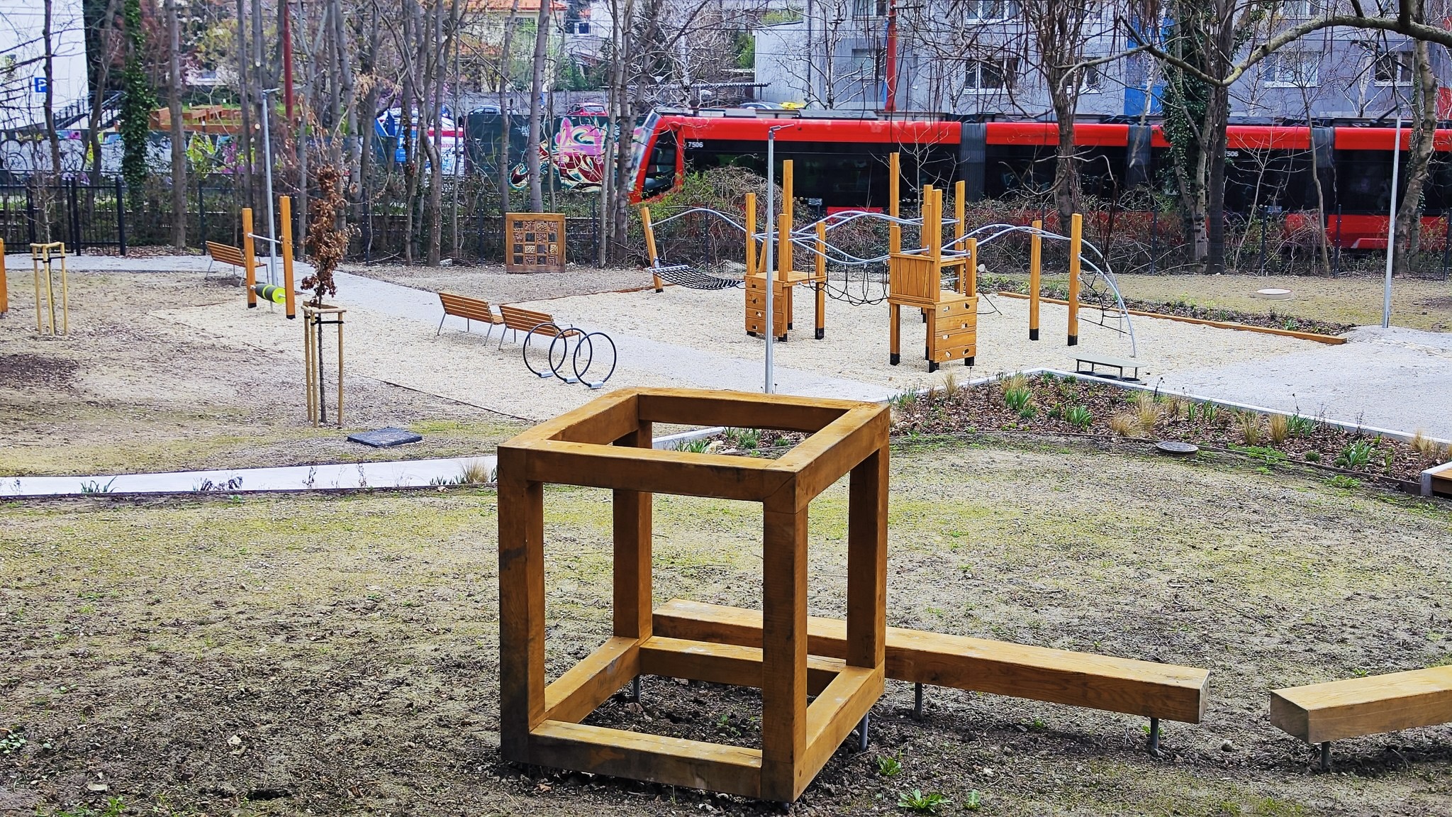 Zrevitalizovaný park na Strelkovej v Rači