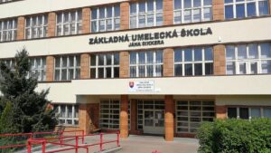 Banská Bystrica chce vo veľkom obnovovať základné školy, v pláne sú fotovoltika aj zelené opatrenia