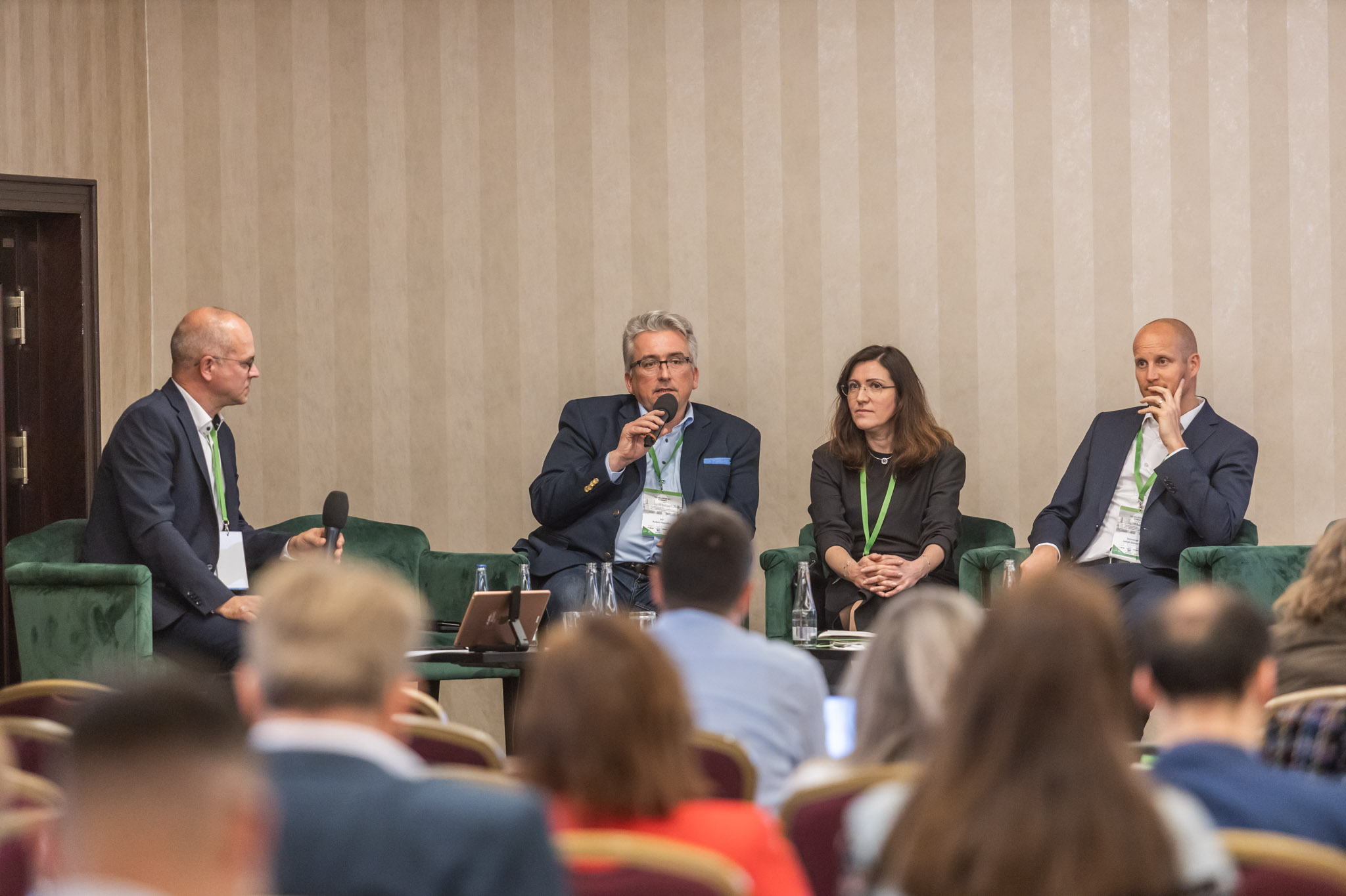 Tretí panel konferencie: Zľava: Juraj Suchánek, IUR, Radek Pšenička, YIT, Katarína Mikovínyová, Deloitte, Jakub Gosányi, Immocap