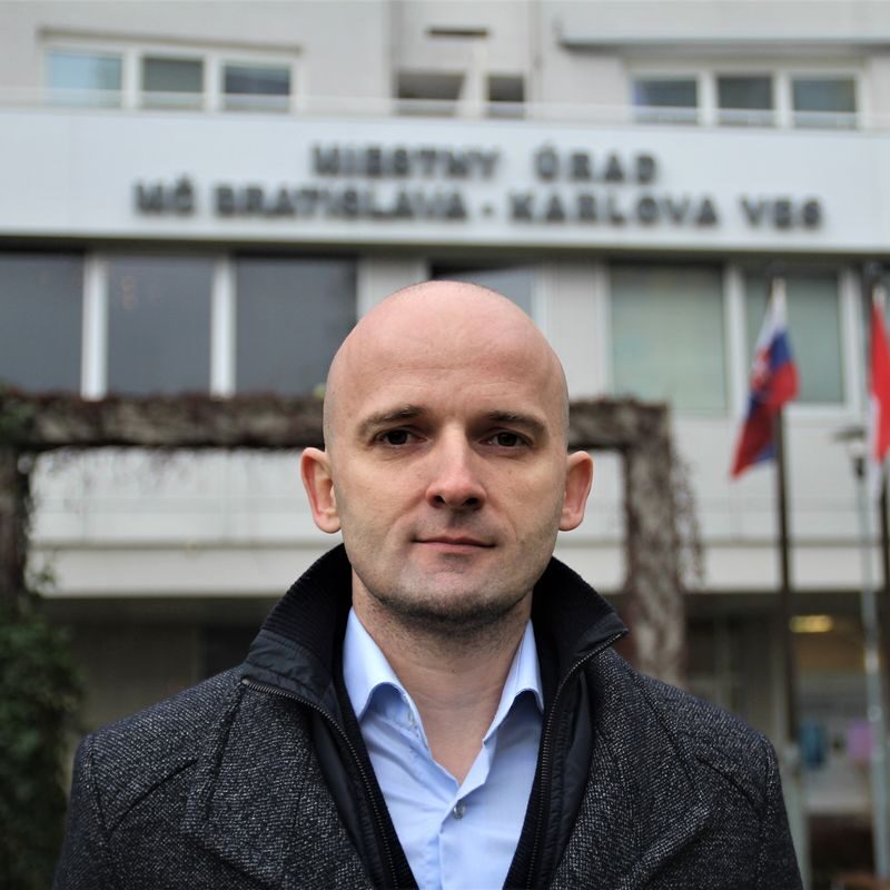 Branislav Heldes, referát pre komunikáciu s médiami a vzťahy s verejnosťou, mestská časť Bratislava-Karlova Ves
