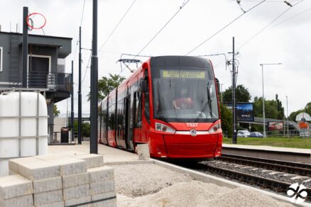 Zastávka na obratisku električiek na bratislavských Zlatých pieskoch.