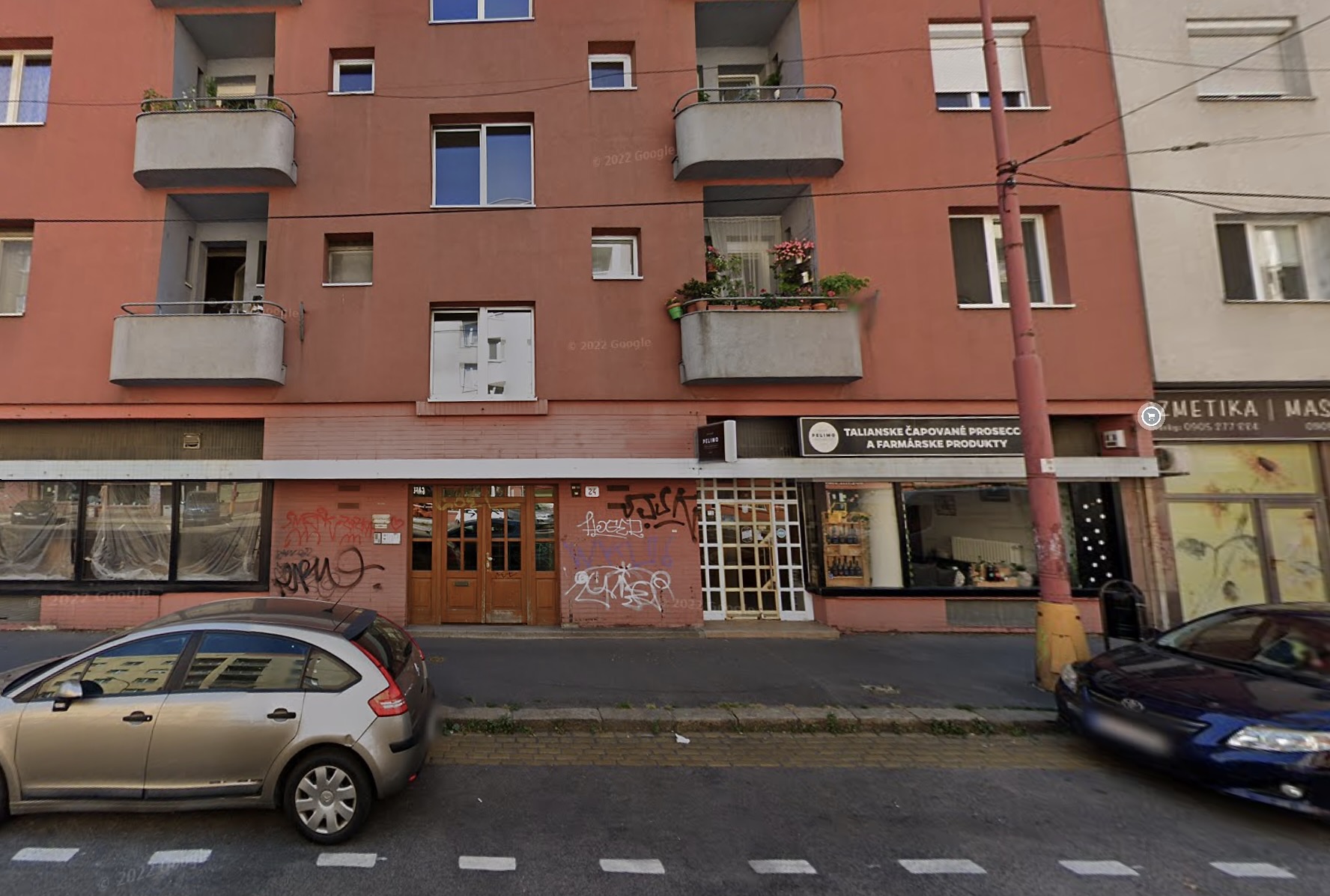 Bytový dom na Krížnej 24 - 28. Detaily fasády