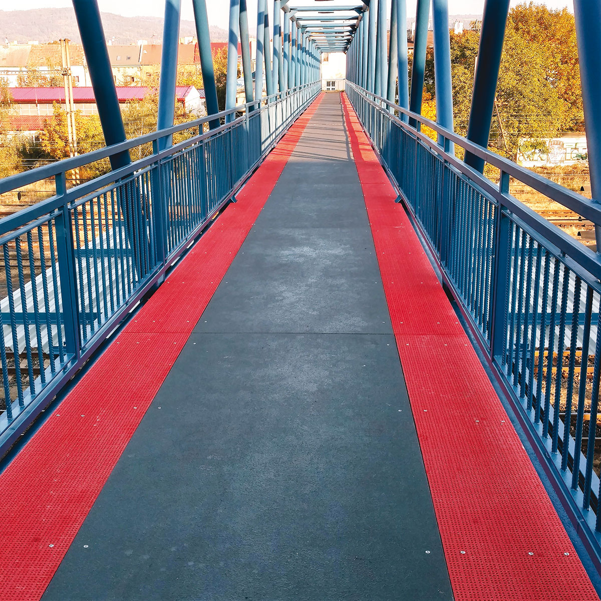 Kompozitné rošty na pešej lávke 
v Chomutove 