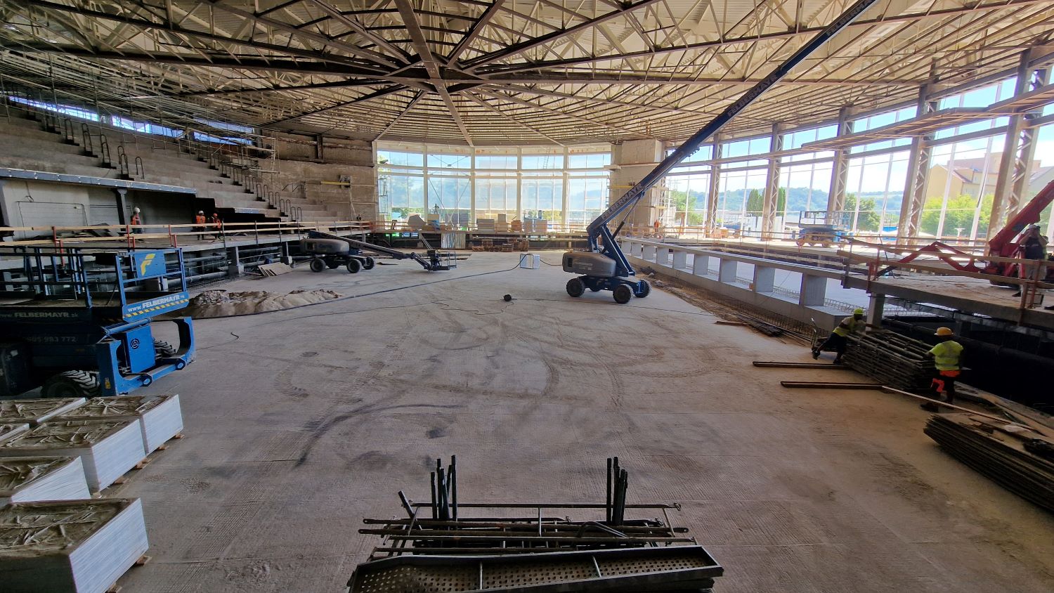 Kapacita tribúny v košickom plaveckom centre bude 590 miest.